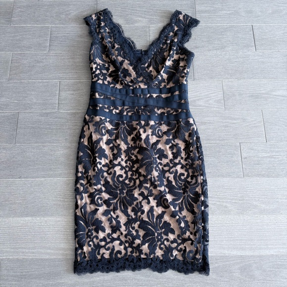 Tadashi Shoji Lace & Tulle Sheath Dress 6 Navy Nude Cocktail Party Wedding Guest - Picture 12 of 15